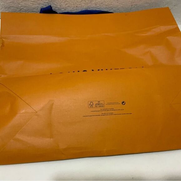 Louis Vuitton Paper Gift Bag - Picture 5 of 6